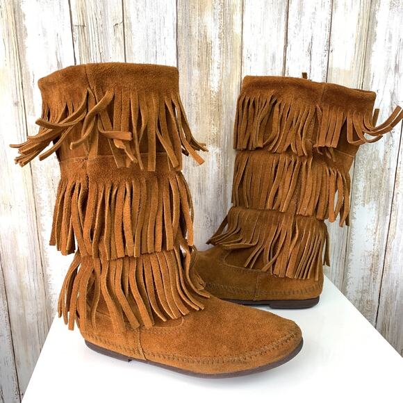 Minnetonka 3 Layer Fringe Brown Tan Suede Slip On Moccasin Boots 8 Classic - Picture 2 of 7
